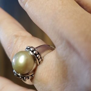 Beautiful sterling silver 925 ring with tahitian light green pearl.  Size 6